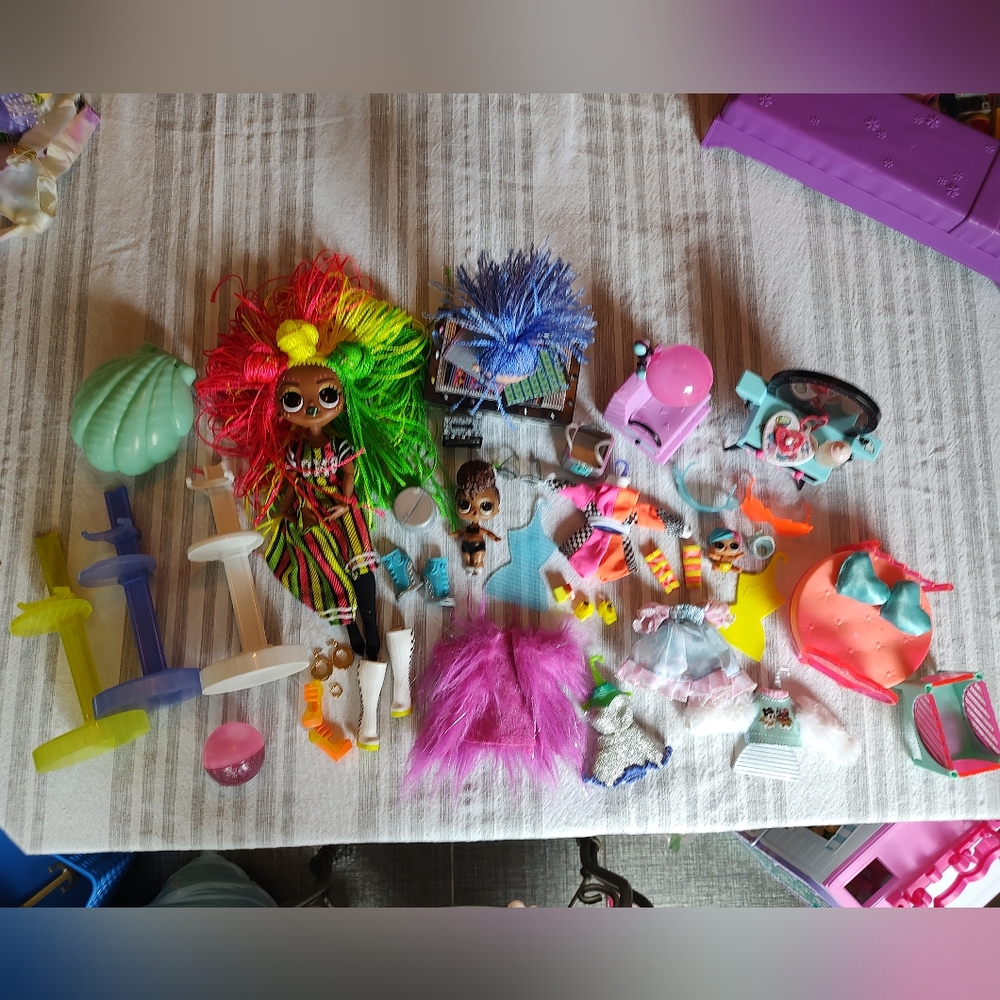 L.O.L. Surprise! Dolls and Accessories Bundle